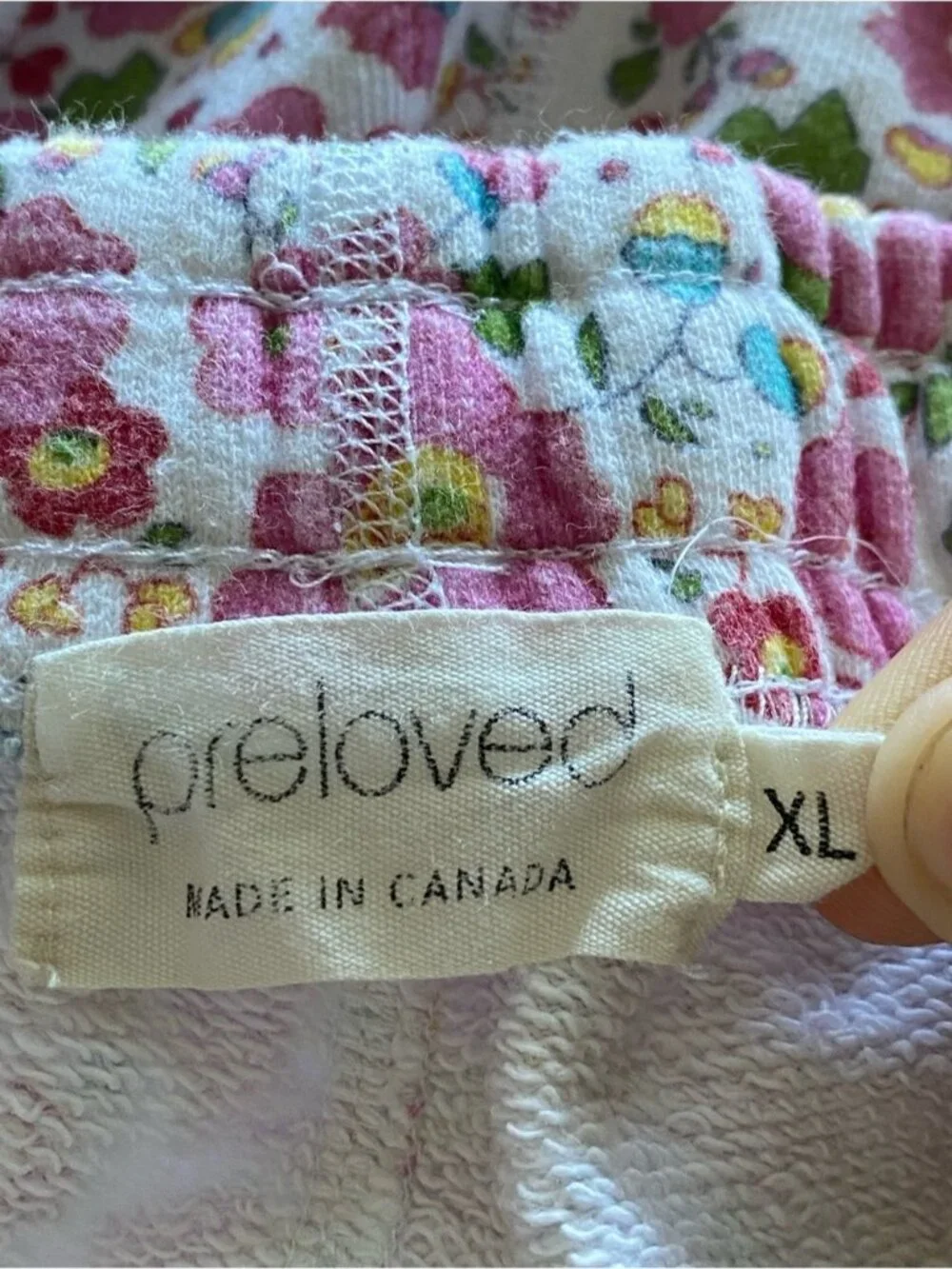 Preloved Floral Sweat Shorts XL Pink Heart Embroidered Made in Canada Coquette